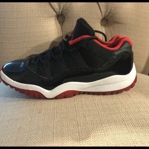 Jordan 11 Low Size 1